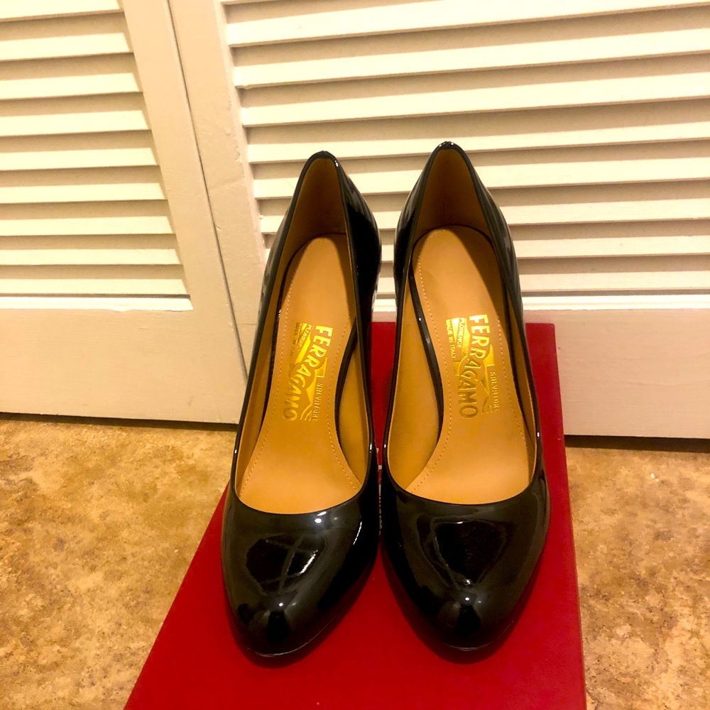 New in the box sexy beautiful classy heels